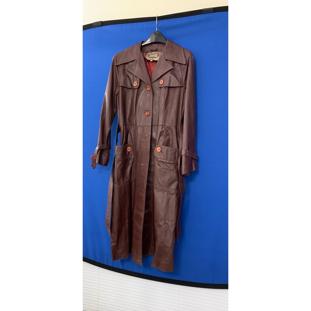 Vintage Maroon Trench: genuine leather with belt